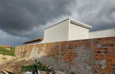 Imagem: A casa possui 3 Dormitórios, 3 Banheiros, 2 Vagas na garagem