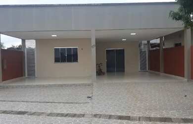 Imagem: A casa em condomínio possui 3 Dormitórios, 2 Banheiros, 2