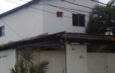 Imagem: A casa possui 1 Dormitório, 1 Banheiro, 1 Vaga na garagem