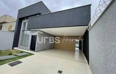 Imagem: A casa possui 3 Dormitórios, 5 Banheiros, 4 Vagas na garagem