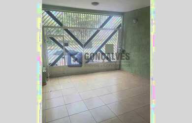 Imagem: A casa possui 2 Dormitórios, 2 Banheiros, 2 Vagas na garagem