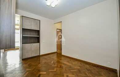 Imagem: O apartamento possui 2 Dormitórios, 2 Banheiros, 55m² de Área