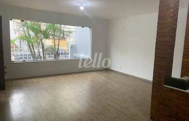 Imagem: A casa possui 3 Dormitórios, 2 Banheiros, 3 Vagas na garagem