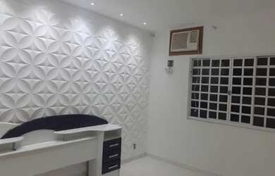 Imagem: A casa possui 1 Dormitório, 1 Banheiro e está localizado