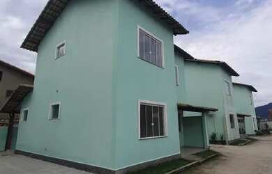 Imagem: A casa possui 3 Dormitórios, 3 Banheiros, 2 Vagas na garagem