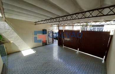 Imagem: A casa possui 2 Dormitórios, 2 Banheiros, 1 Vaga na garagem