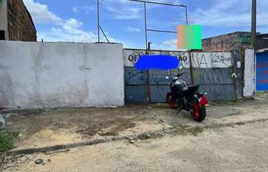 Imagem: O depósito possui 5 Vagas na garagem, 160m² de Área e está