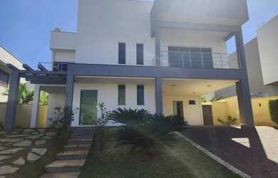 Imagem: A casa em condomínio possui 4 Dormitórios, 5 Banheiros, 4