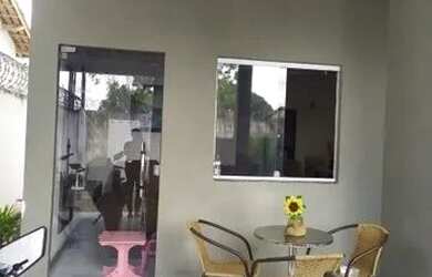 Imagem: A casa possui 2 Dormitórios, 1 Banheiro, 1 Vaga na garagem