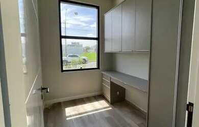 Imagem: A casa em condomínio possui 3 Dormitórios, 2 Banheiros, 2