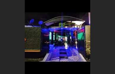 Imagem: O depósito possui 3 Vagas na garagem e 250m² de Área e está