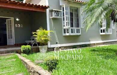 Imagem: A casa à venda possui 3 Dormitórios, 2 Banheiros e 300m²