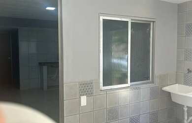 Imagem: O apartamento possui 1 Dormitório, 1 Banheiro, 1 Vaga na garagem