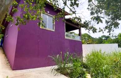 Imagem: A casa possui 2 Dormitórios, 2 Banheiros, 2 Vagas na garagem