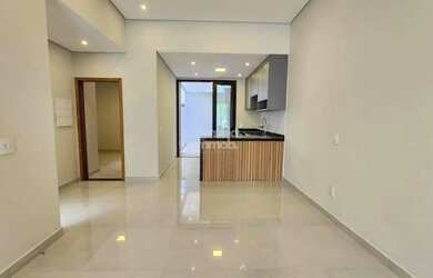 Imagem: A casa em condomínio possui 3 Dormitórios, 4 Banheiros, 3