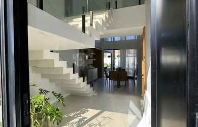 Imagem: O apartamento possui 5 Dormitórios, 5 Banheiros, 5 Vagas na