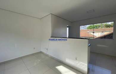 Imagem: A casa possui 2 Dormitórios, 4 Banheiros, 1 Vaga na garagem