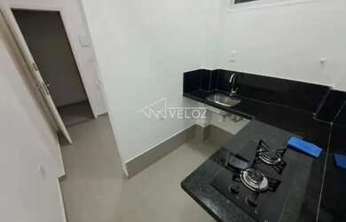 Imagem 10: Kitnet/Conjugado - / Residencial / Glória