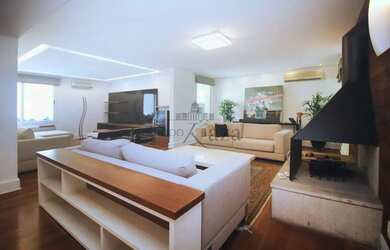 Imagem: Casa Padrão - Alto de Pinheiros - 5 Dormitórios - 400m²