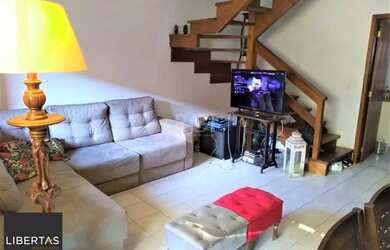 Imagem: A casa em condomínio possui 3 Dormitórios, 3 Banheiros, 2