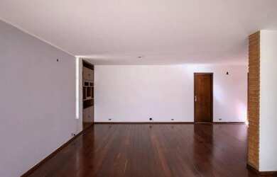 Imagem 7: Sobrado de 540 m² no Setor Sul, em frente à Clínica do Esporte