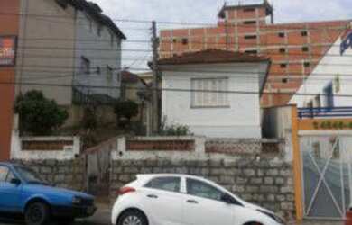 Imagem: A casa possui 1 Dormitório, 1 Banheiro e está localizado
