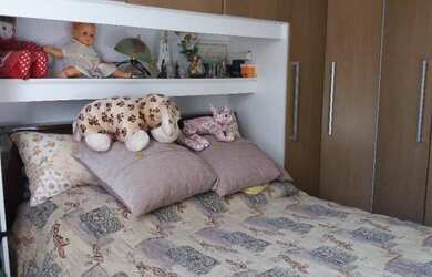 Imagem: O apartamento possui 2 Dormitórios, 1 Banheiro, 1 Vaga na garagem