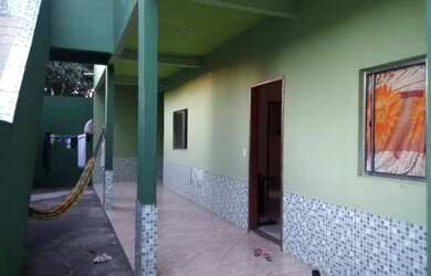 Imagem: A casa possui 2 Dormitórios, 1 Banheiro, 1 Vaga na garagem