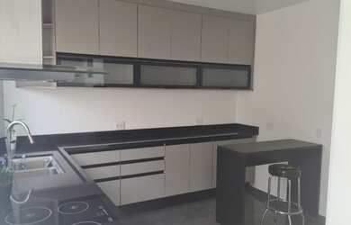 Imagem: A casa em condomínio possui 3 Dormitórios, 3 Banheiros, 4