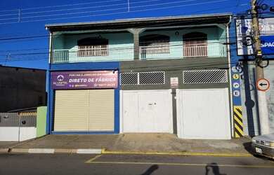 Imagem: A casa possui 3 Dormitórios, 3 Banheiros, 5 Vagas na garagem