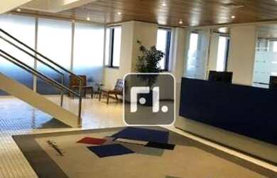 Imagem: O depósito possui 5 Vagas na garagem, 800m² de Área e está