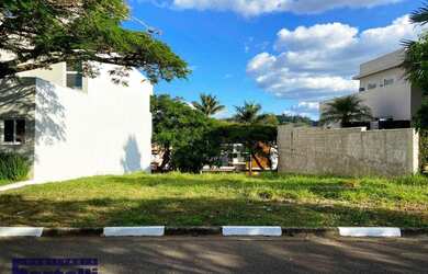 Imagem: O terreno possui 393m² de Área e está localizado em Bragança