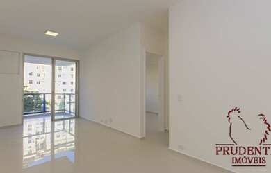 Imagem: O apartamento possui 1 Dormitório, 1 Banheiro, 1 Vaga na garagem