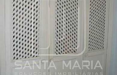 Imagem: O depósito possui 3 Vagas na garagem e 180m² de Área e está