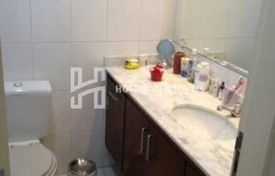 Imagem: O apartamento possui 3 Dormitórios, 1 Banheiro, 2 Vagas na