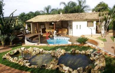 Imagem: A casa em condomínio possui 4 Dormitórios, 5 Banheiros, 4