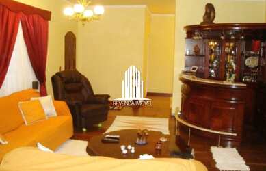 Imagem: A casa possui 5 Dormitórios, 4 Banheiros, 4 Vagas na garagem