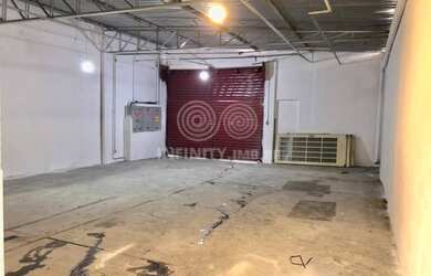 Imagem: O depósito possui 5 Vagas na garagem e 508m² de Área e está