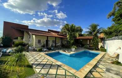 Imagem: A casa possui 5 Dormitórios, 5 Banheiros, 430m² de Área e