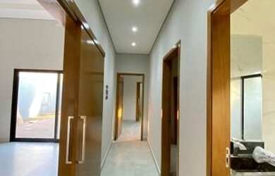 Imagem: A casa em condomínio possui 3 Dormitórios, 3 Banheiros, 4