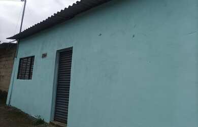 Imagem: A casa possui 2 Dormitórios, 1 Banheiro e está localizado