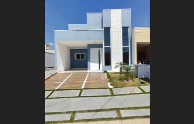 Imagem: A casa em condomínio para alugar possui 3 Dormitórios, 2 Banheiros