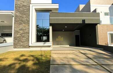 Imagem: A casa em condomínio possui 3 Dormitórios, 2 Banheiros, 4