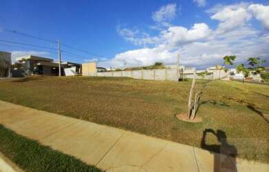 Imagem 3: Lote em Condomínio Fechado para Venda em Senador Canedo, Jardins Bolonha