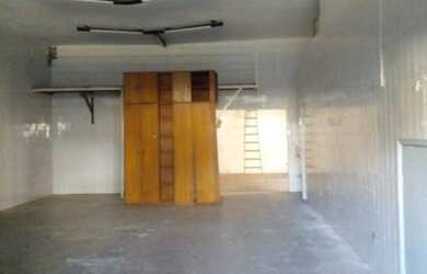 Imagem: O depósito possui 3 Vagas na garagem e 150m² de Área e está