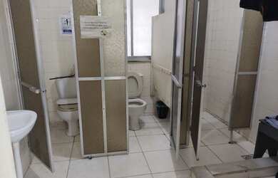 Imagem 7: Alugo casa comercial esquina com Av. Meriti ao lado do shopping