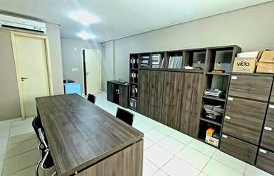 Imagem: O depósito possui 27m² de Área e está localizado em Centro