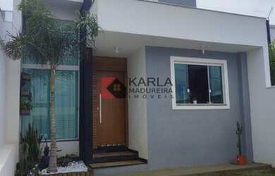 Imagem: A casa possui 2 Dormitórios, 1 Banheiro, 2 Vagas na garagem