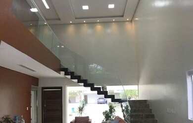 Imagem: A casa possui 4 Dormitórios, 5 Banheiros, 253m² de Área e