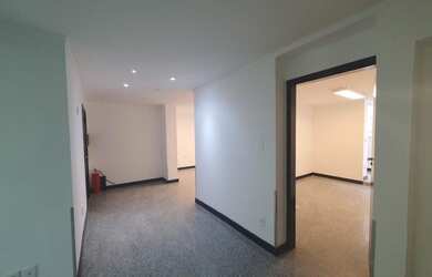 Imagem: O depósito para alugar possui e está localizado em Copacabana